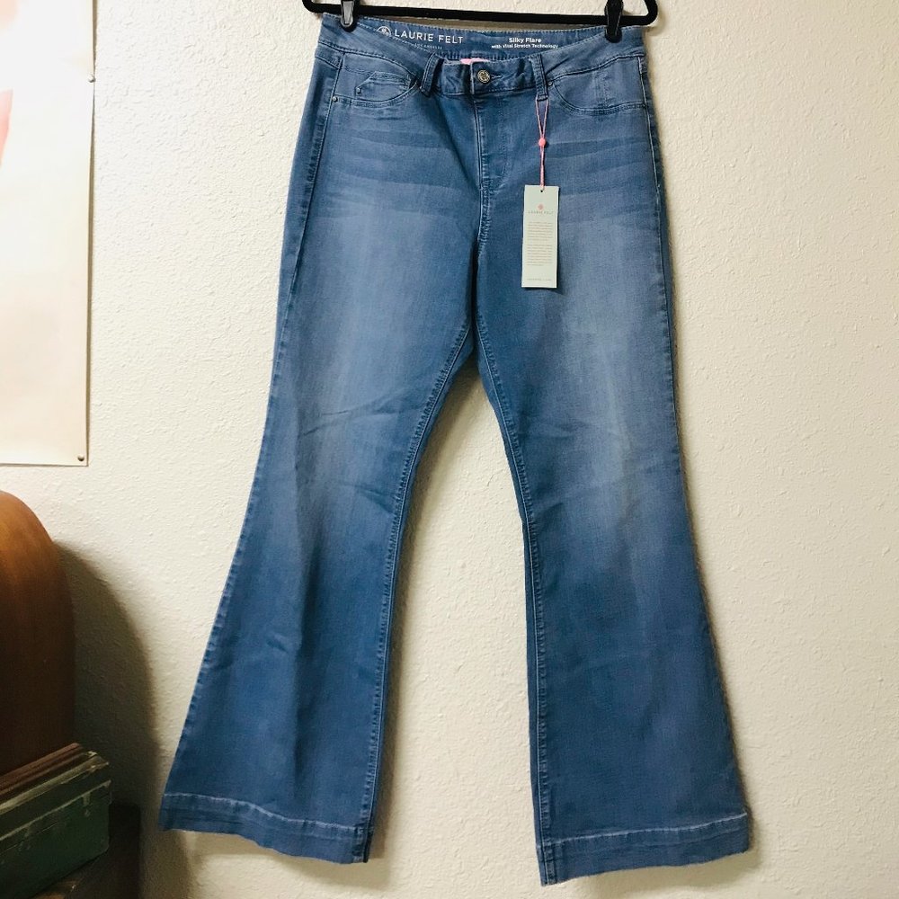 NEW WITH TAGS! Laurie Felt Silky Flare Jeans